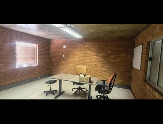 INDUSTRIAL PROPERTY TO RENT IN N4 GATEWAY INDUSTRIAL PARK